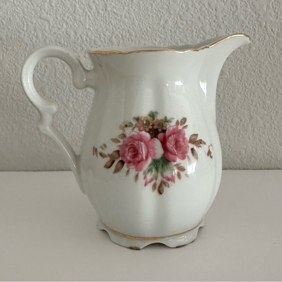 Floral Porcelain Creamer Pitcher vintage about 4” high made in Japan - Picture 5 of 8